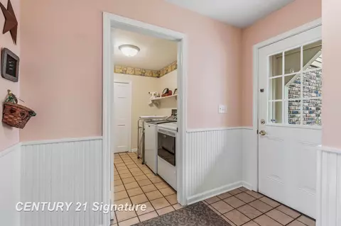 Entry Way - 3575 E Marcus, Saginaw, MI 48603 photo 2 of 6