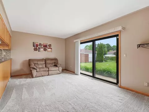 Living - 32614 Stricker, Warren, MI 48088 photo 3 of 5