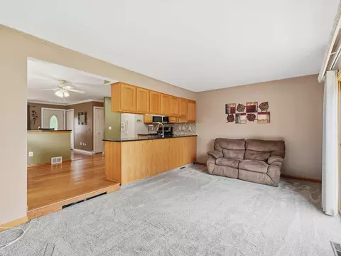 Living - 32614 Stricker, Warren, MI 48088 photo 4 of 5