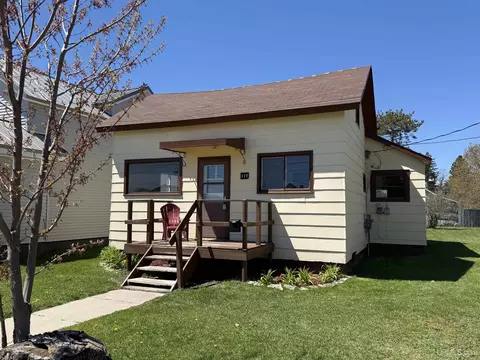 117 N Third St, Manistique, MI 49854
