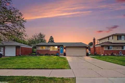 8124 Independence, Sterling Heights, MI 48313