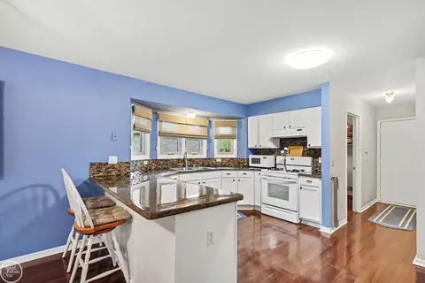 Kitchen - 19319 Weathervane, Macomb, MI 48044 photo 1 of 4