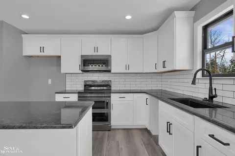 Kitchen - 1825 State, Algonac, MI 48001 photo 4 of 4