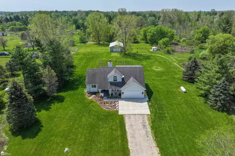 8866 Hough, Almont, MI 48003