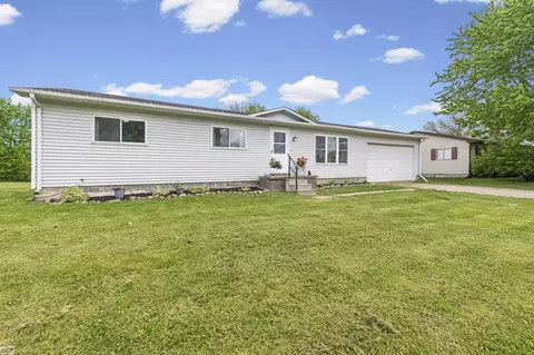 102 Charles, Capac, MI 48014