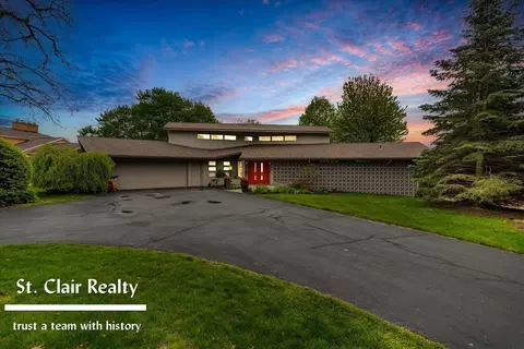 560 N Riverside, Saint Clair, MI 48079