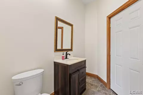 Bath - 5397 Elm, Hudson, MI 49247 photo 6 of 8