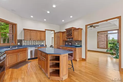Kitchen - 5397 Elm, Hudson, MI 49247 photo 6 of 9