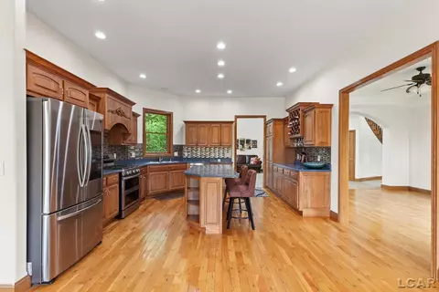 Kitchen - 5397 Elm, Hudson, MI 49247 photo 5 of 9