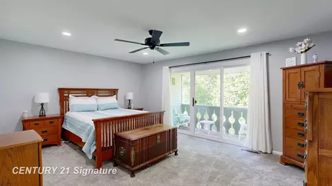 Bedroom - 553 Oakbrook, Flushing, MI 48433 photo 1 of 3