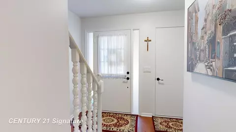 Entry Way - 553 Oakbrook, Flushing, MI 48433 photo 1 of 2