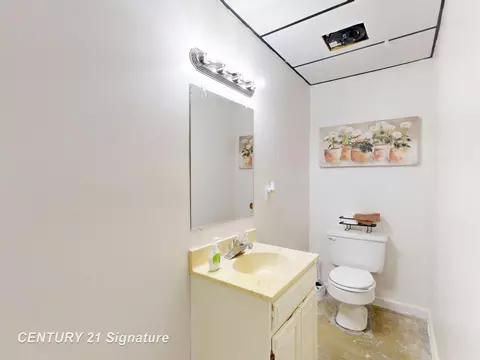 Bath - 553 Oakbrook, Flushing, MI 48433 photo 6 of 8