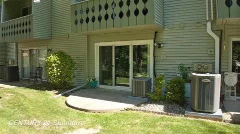 Exterior - 553 Oakbrook, Flushing, MI 48433 photo 3 of 3