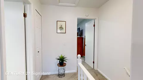 Entry Way - 553 Oakbrook, Flushing, MI 48433 photo 2 of 2