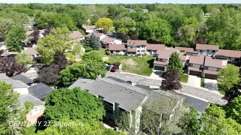 View/Area - 553 Oakbrook, Flushing, MI 48433 photo 4 of 4