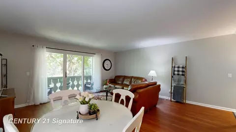 Dining - 553 Oakbrook, Flushing, MI 48433 photo 1 of 1