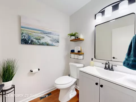 Bath - 553 Oakbrook, Flushing, MI 48433 photo 1 of 8