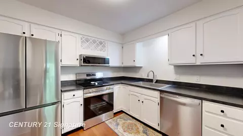 Kitchen - 553 Oakbrook, Flushing, MI 48433 photo 1 of 4