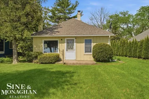 637 S Lakeshore Rd, Port Sanilac, MI 48469