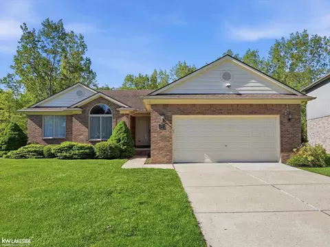 51927 Copper Crk, Chesterfield, MI 48047