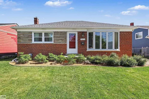 22119 Ridgeway, Saint Clair Shores, MI 48080