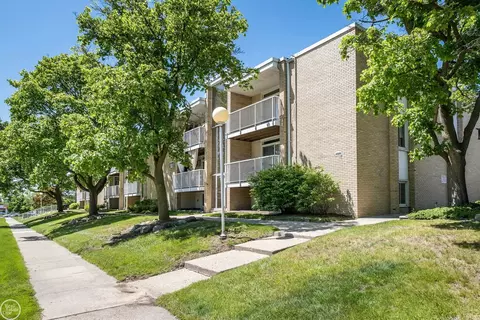 4909 Crooks #E 5, Royal Oak, MI 48073