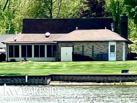 9784 S S Shr, Sand Point, MI 48755