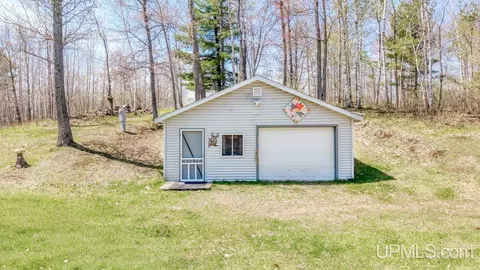 3625 N Frog Lk, Florence, WI 54121