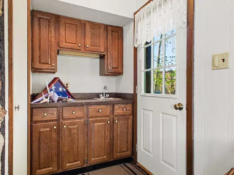Entry Way - 4600 Queens, Gladwin, MI 48624 photo 1 of 1