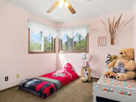 Bedroom - 4600 Queens, Gladwin, MI 48624 photo 2 of 3
