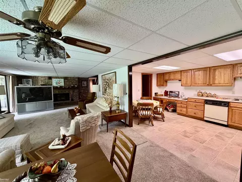 Kitchen - 7432 River, Flushing, MI 48433 photo 5 of 7