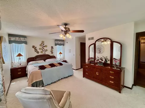 Bedroom - 7432 River, Flushing, MI 48433 photo 2 of 7