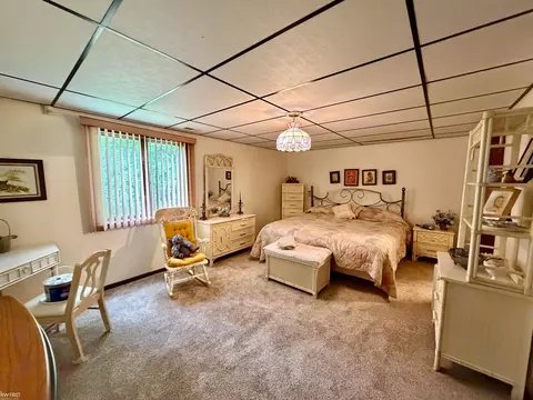 Bedroom - 7432 River, Flushing, MI 48433 photo 7 of 7