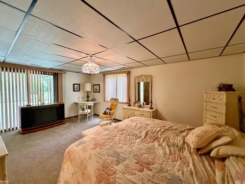 Bedroom - 7432 River, Flushing, MI 48433 photo 6 of 7