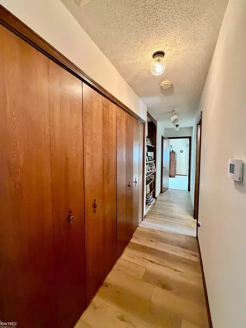 Entry Way - 7432 River, Flushing, MI 48433 photo 4 of 6