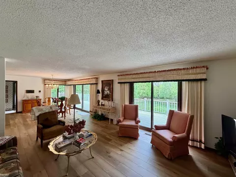 Living - 7432 River, Flushing, MI 48433 photo 3 of 7