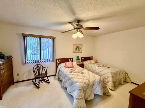 Bedroom - 7432 River, Flushing, MI 48433 photo 4 of 7