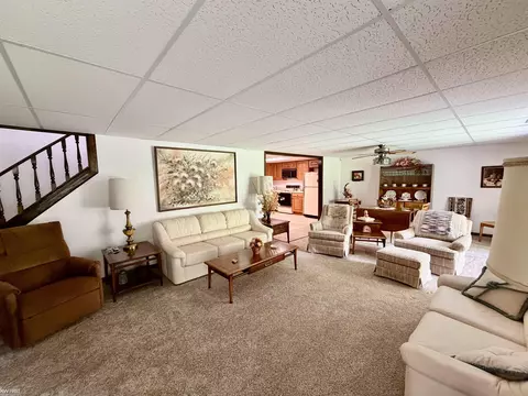 Living - 7432 River, Flushing, MI 48433 photo 6 of 7