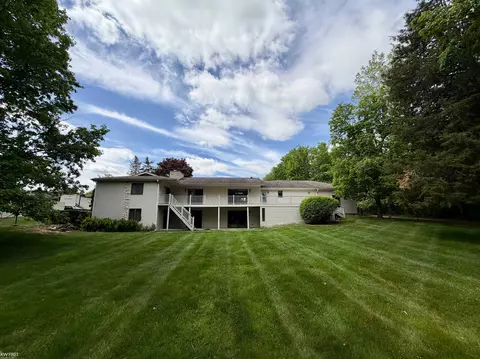 Exterior - 7432 River, Flushing, MI 48433 photo 4 of 16