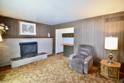 Living - 2620 Kipling, Sterling Heights, MI 48310 photo 2 of 2