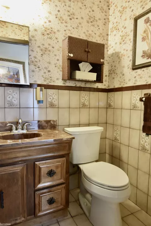 Bath - 2620 Kipling, Sterling Heights, MI 48310 photo 1 of 3