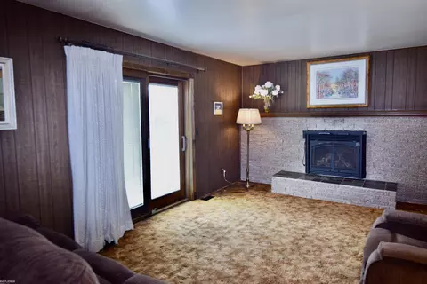 Living - 2620 Kipling, Sterling Heights, MI 48310 photo 1 of 2