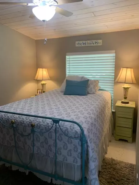 Bedroom - 917 Chappel Dm, Gladwin, MI 48624 photo 2 of 4