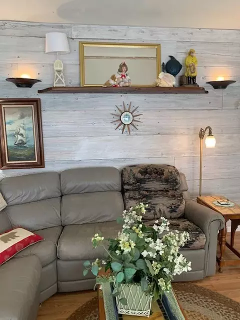 Living - 917 Chappel Dm, Gladwin, MI 48624 photo 1 of 4