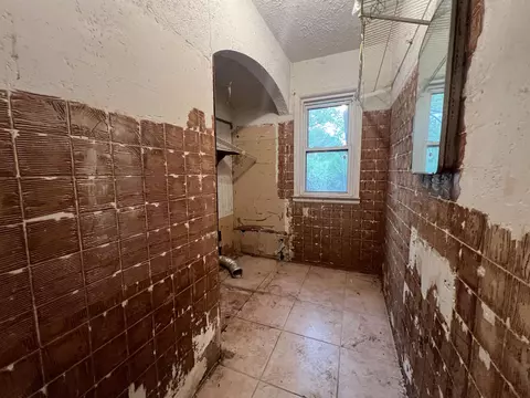 Bath - 2699 Dutcher, Gladwin, MI 48624 photo 1 of 3