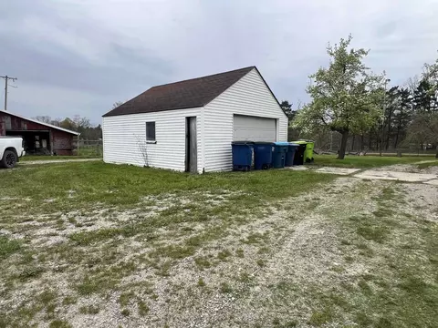 Exterior - 2699 Dutcher, Gladwin, MI 48624 photo 5 of 13