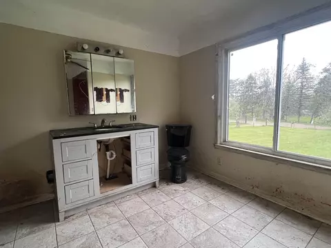 Bath - 2699 Dutcher, Gladwin, MI 48624 photo 2 of 3