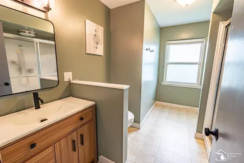 Bath - 5248 S Custer, Monroe, MI 48161 photo 3 of 4
