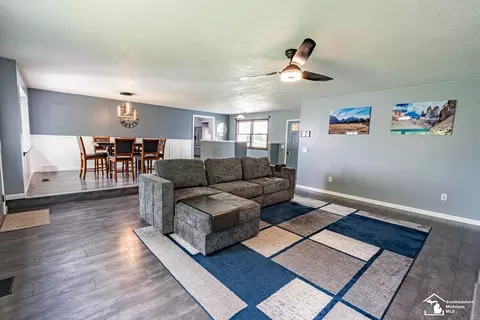 Living - 5248 S Custer, Monroe, MI 48161 photo 3 of 5