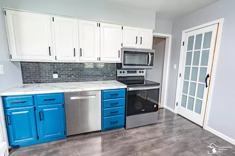 Kitchen - 5248 S Custer, Monroe, MI 48161 photo 3 of 5